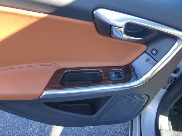 Used 2015 Volvo S60 T5 Platinum w/ Climate Package FWD image 16