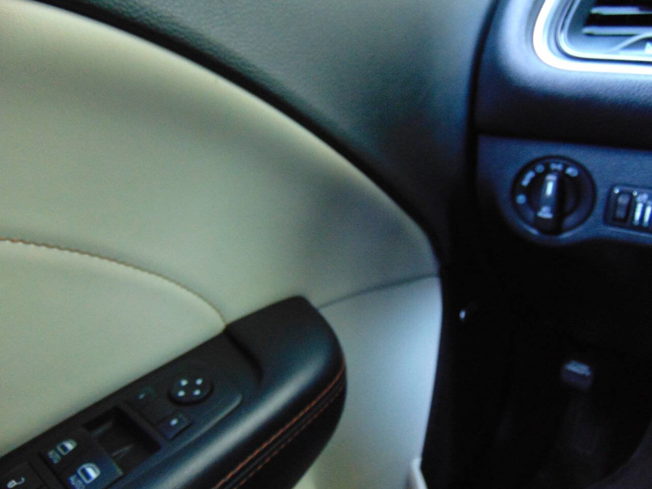 Used 2015 Dodge Challenger SXT Plus w/ Driver Convenience Group RWD image 11