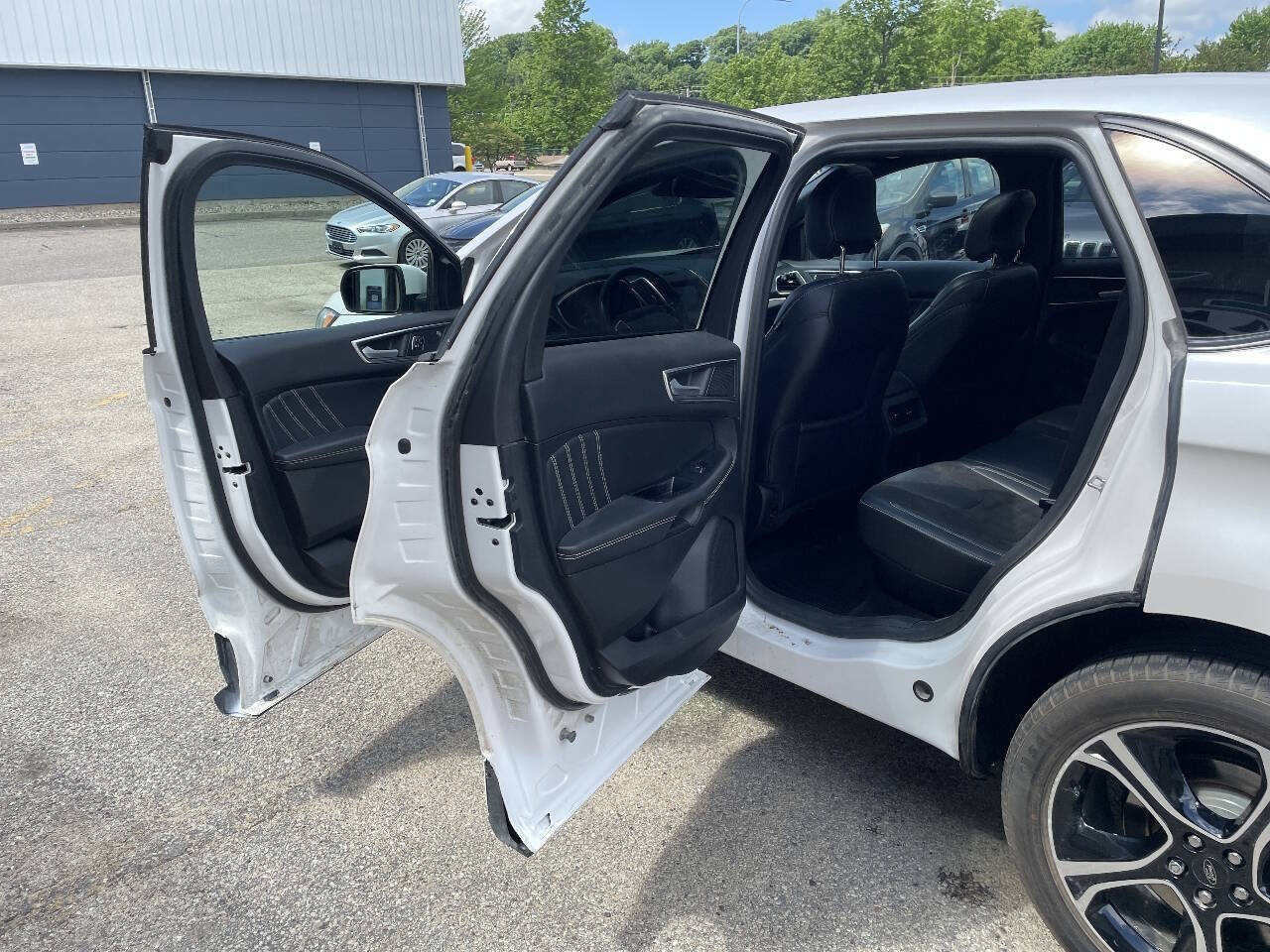 Used 2019 Ford Edge ST w/ Cold Weather Package AWD/4WD image 15