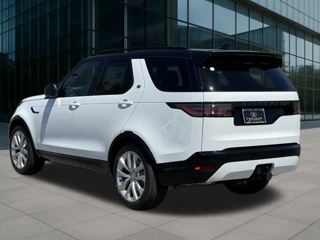 New 2024 Land Rover Discovery Dynamic SE image 3