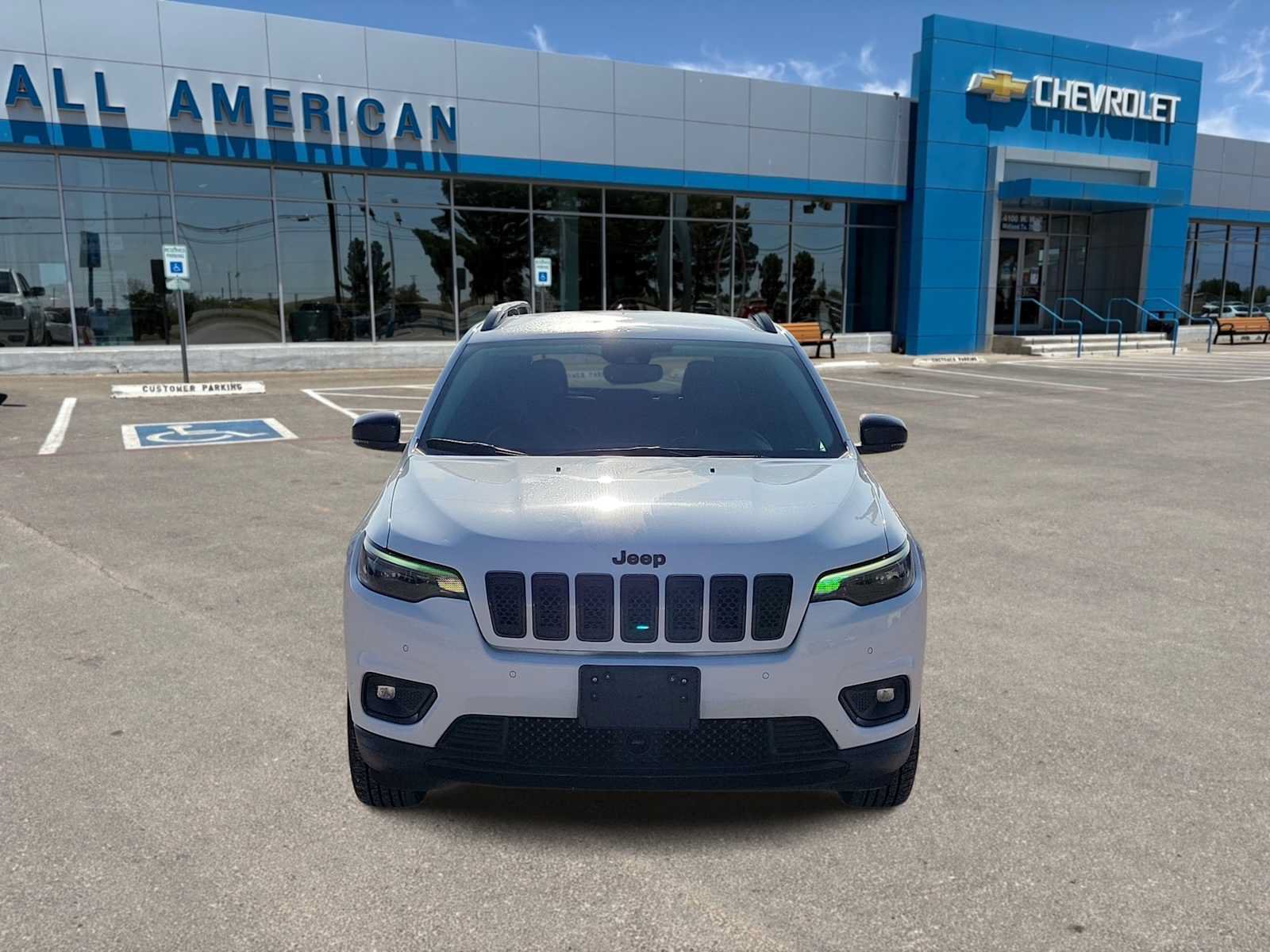 Used 2023 Jeep Cherokee Altitude Lux AWD/4WD image 4