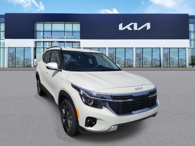 Used 2024 Kia Seltos S AWD/4WD image 2