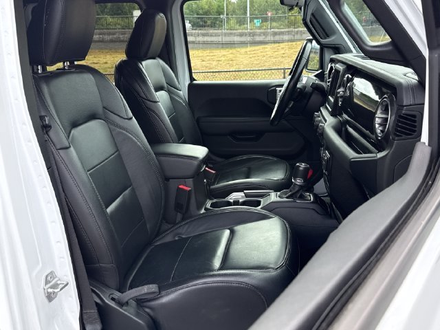 Used 2020 Jeep Wrangler Unlimited Sahara AWD/4WD image 25