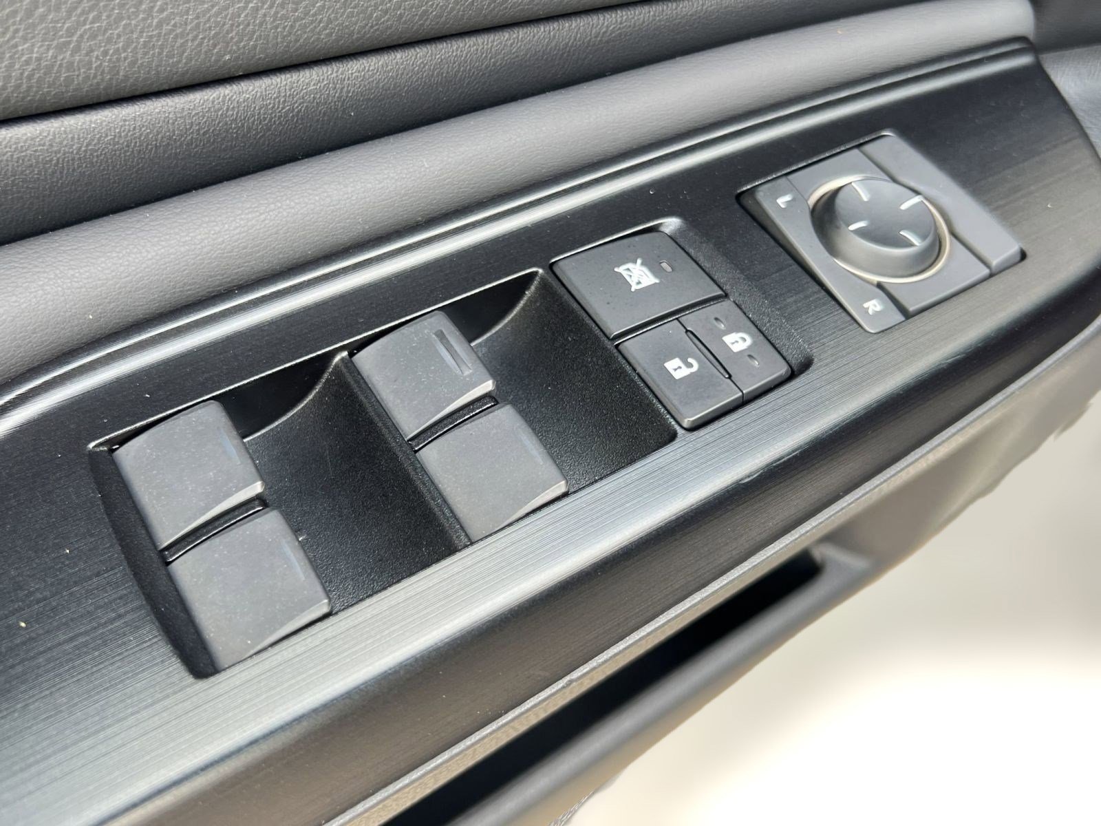 Used 2020 Lexus ES 300h w/ Accessory Package image 20