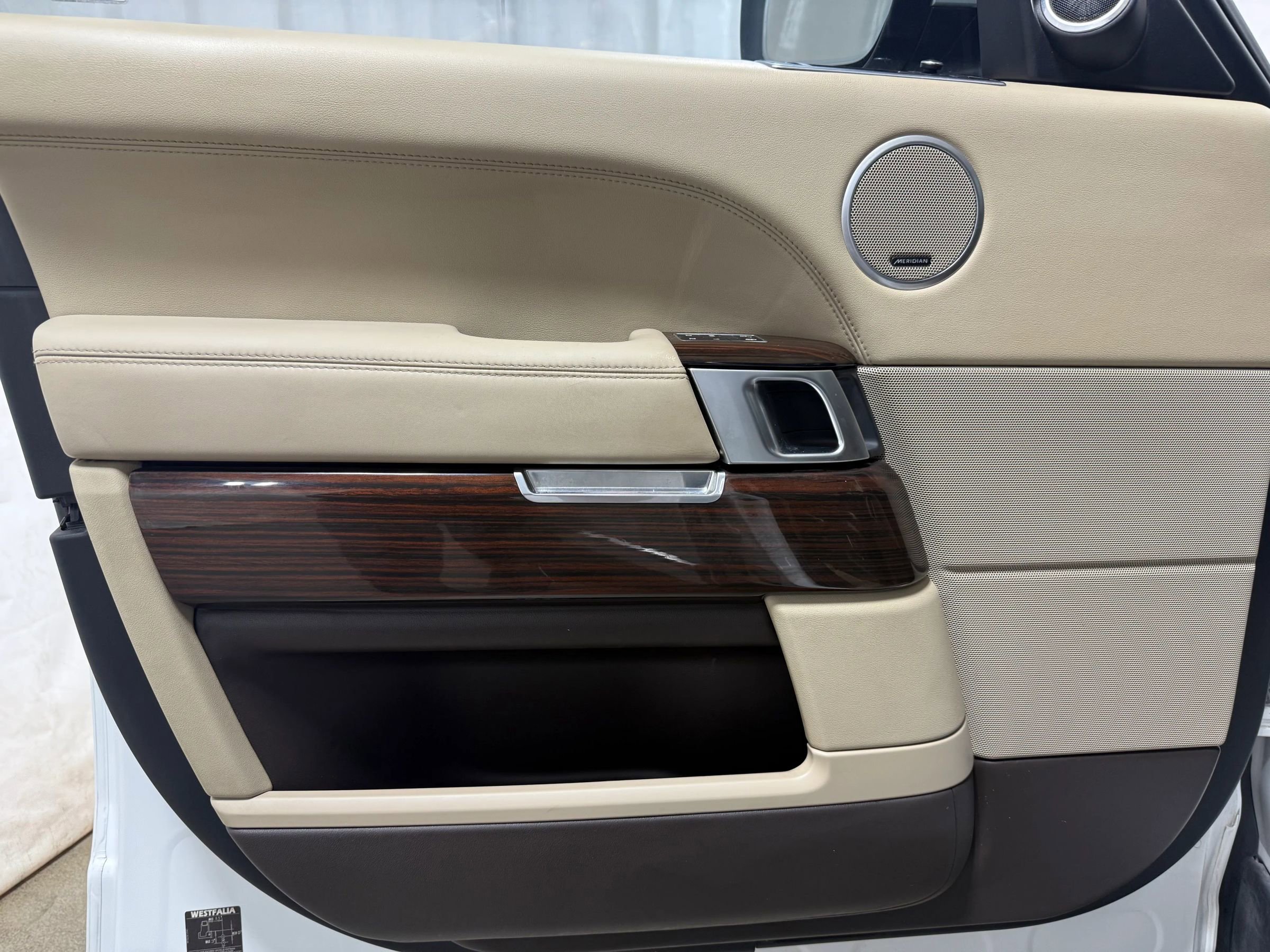 Used 2014 Land Rover Range Rover Supercharged image 10