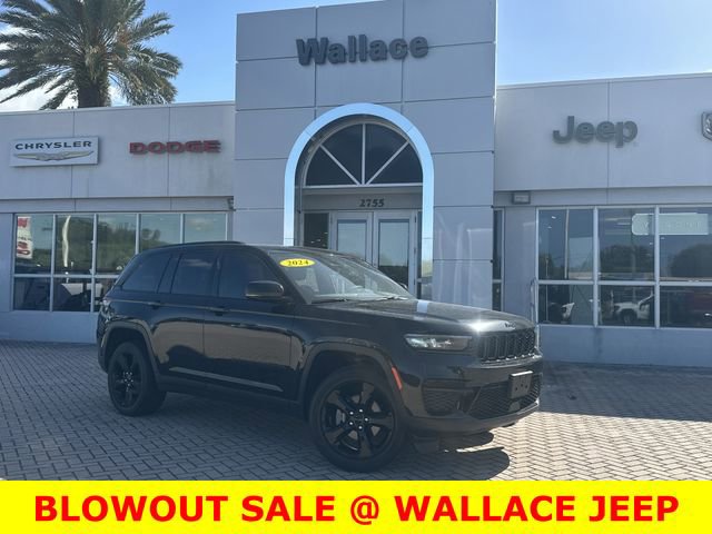 Used 2024 Jeep Grand Cherokee Altitude image 1