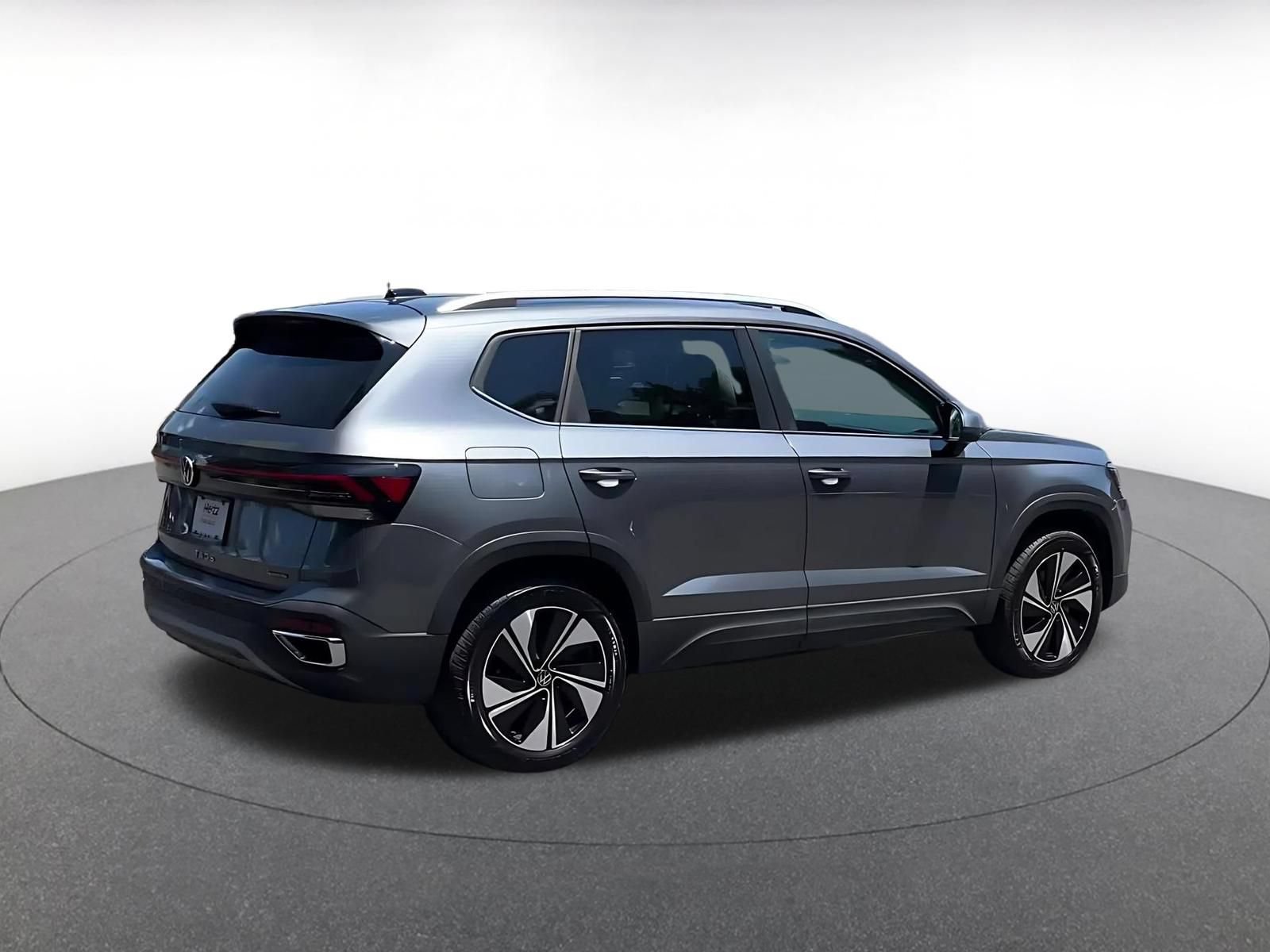 Used 2026 Volkswagen Taos SE AWD/4WD image 15