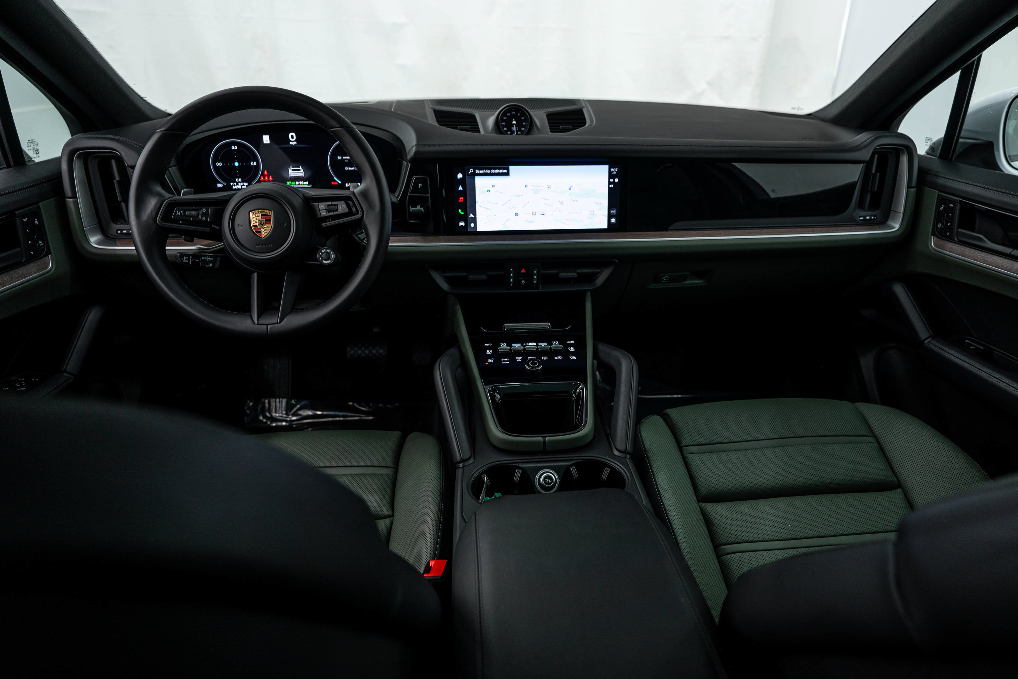 Certified 2025 Porsche Cayenne E-Hybrid Coupe AWD/4WD image 13