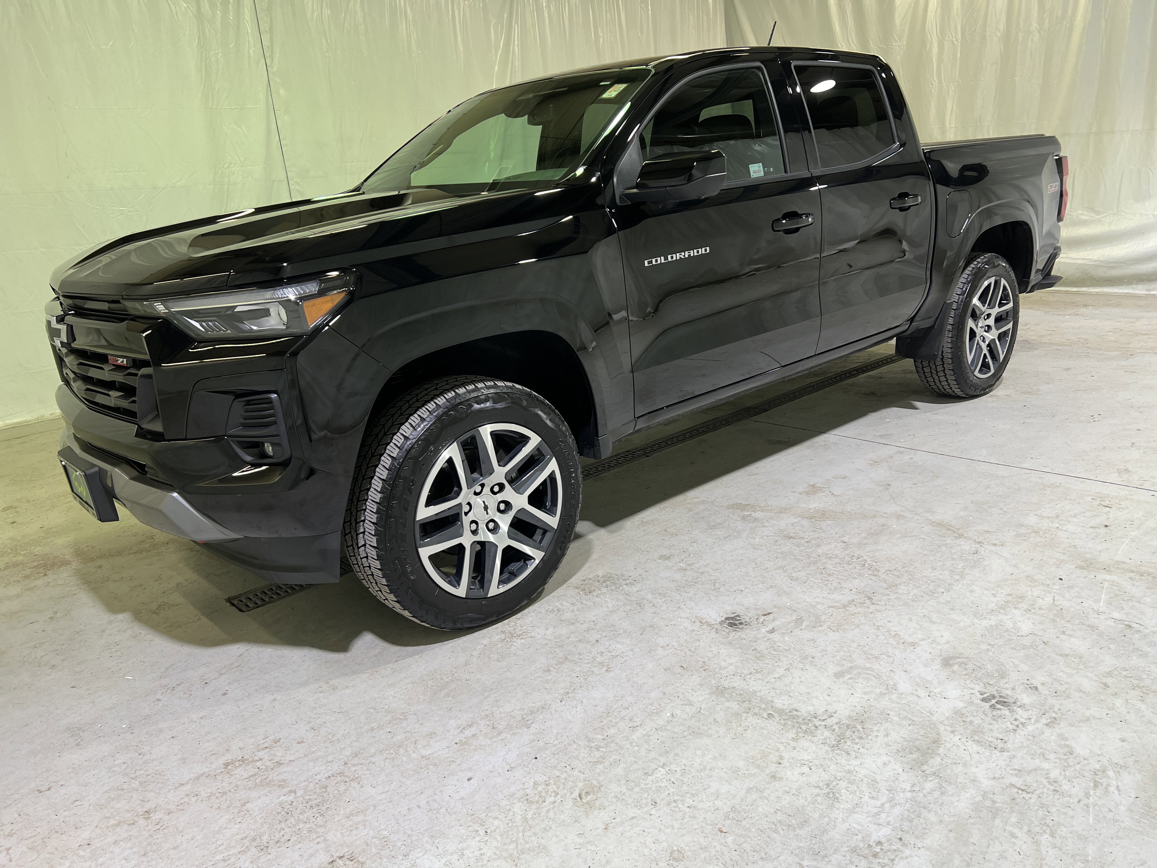 Used 2024 Chevrolet Colorado Z71 w/ Z71 Convenience Package 2 image 6