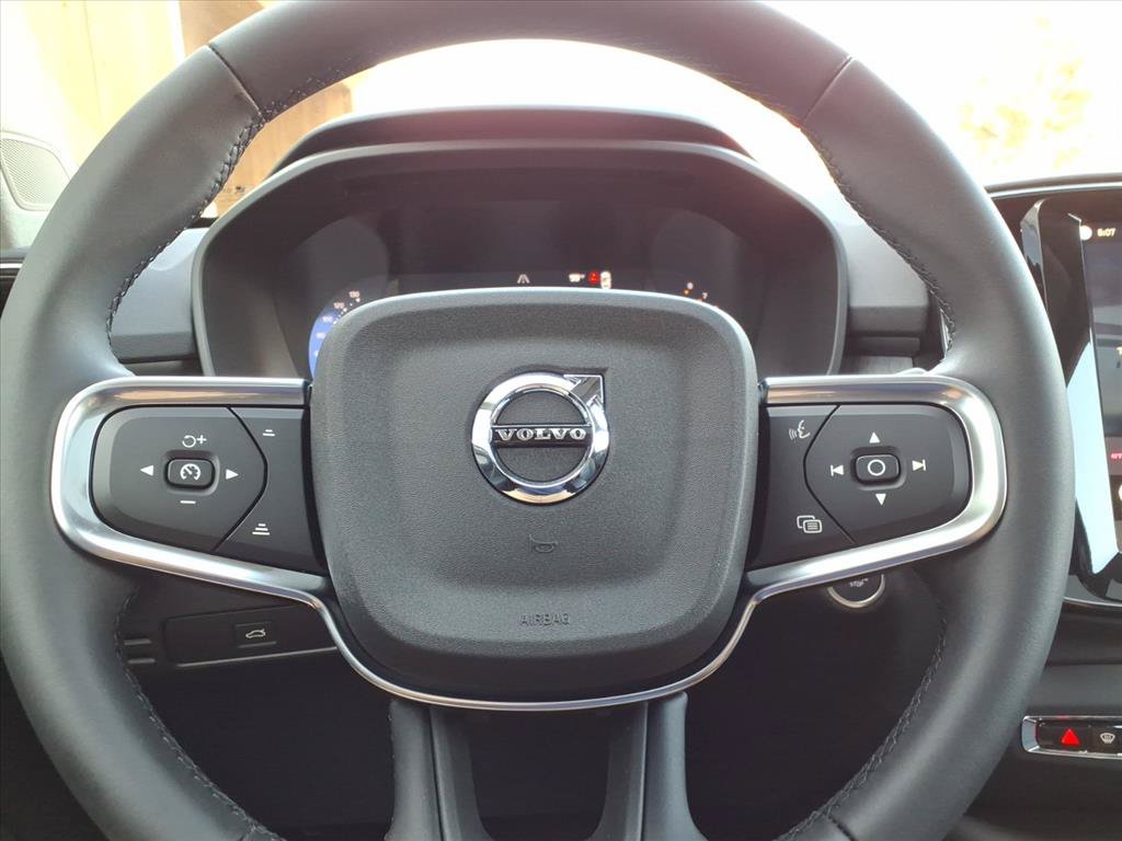 New 2026 Volvo XC40 B5 Plus w/ Protection Package Premier AWD/4WD image 19