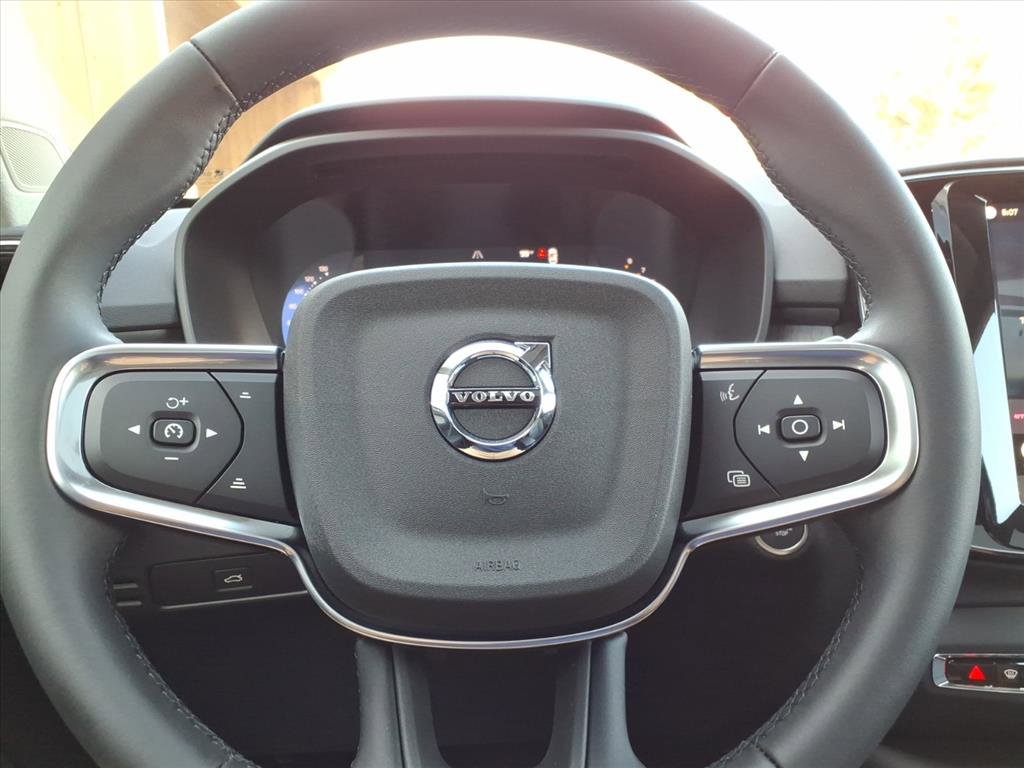 New 2026 Volvo XC40 B5 Plus w/ Protection Package Premier image 19