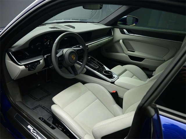 Used 2023 Porsche 911 Carrera image 2
