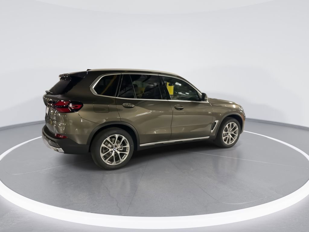 New 2026 BMW X5 xDrive40i w/ Premium Package image 8