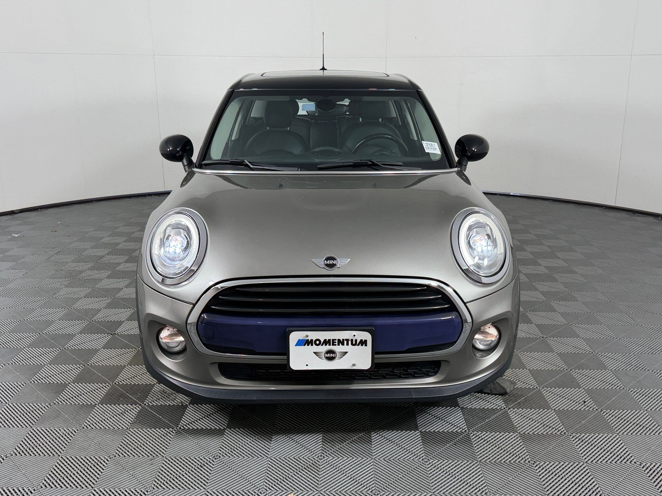 Used 2018 MINI Cooper 4-Door Hardtop FWD image 6
