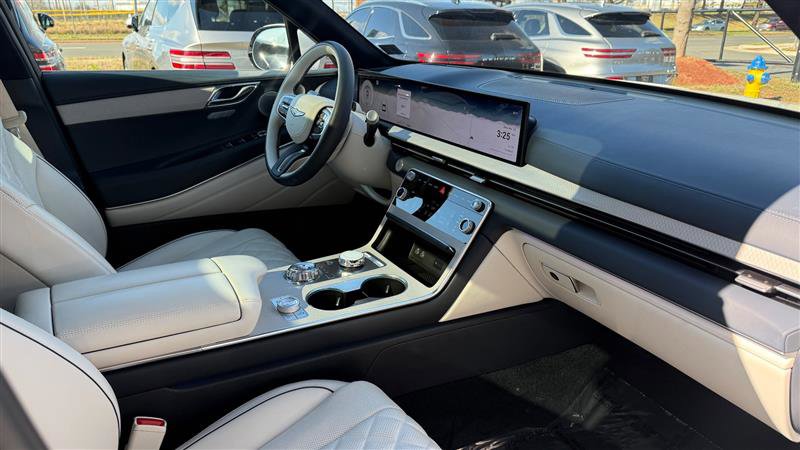 Used 2025 Genesis GV80 3.5T Prestige image 36