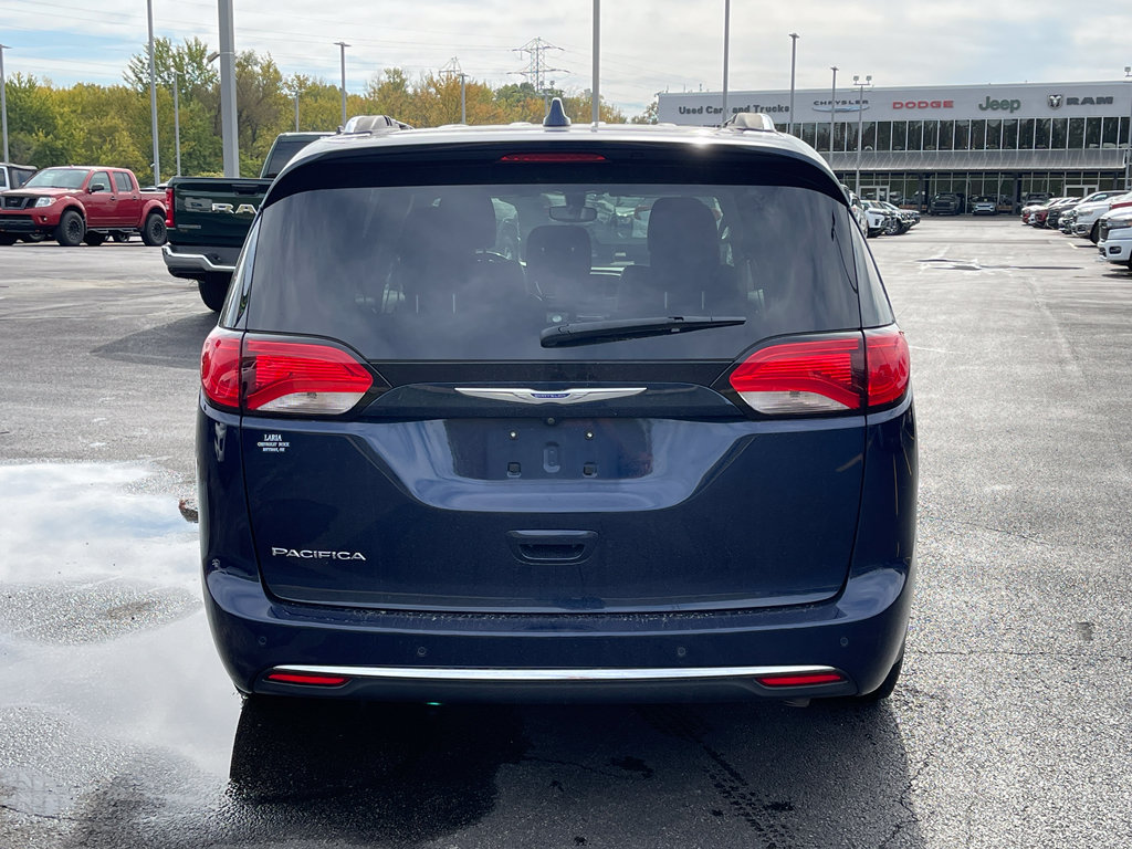 Used 2019 Chrysler Pacifica Touring-L FWD image 4