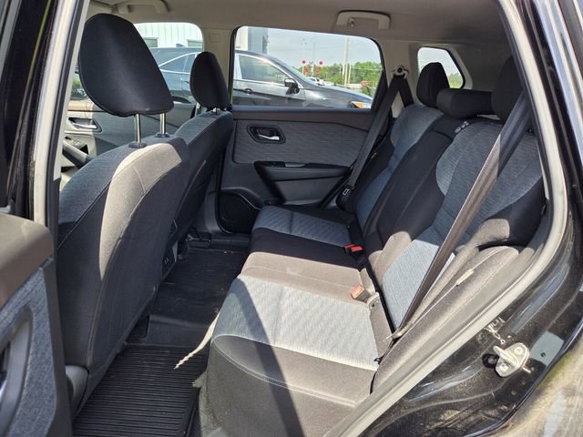 Used 2023 Nissan Rogue SV FWD image 9
