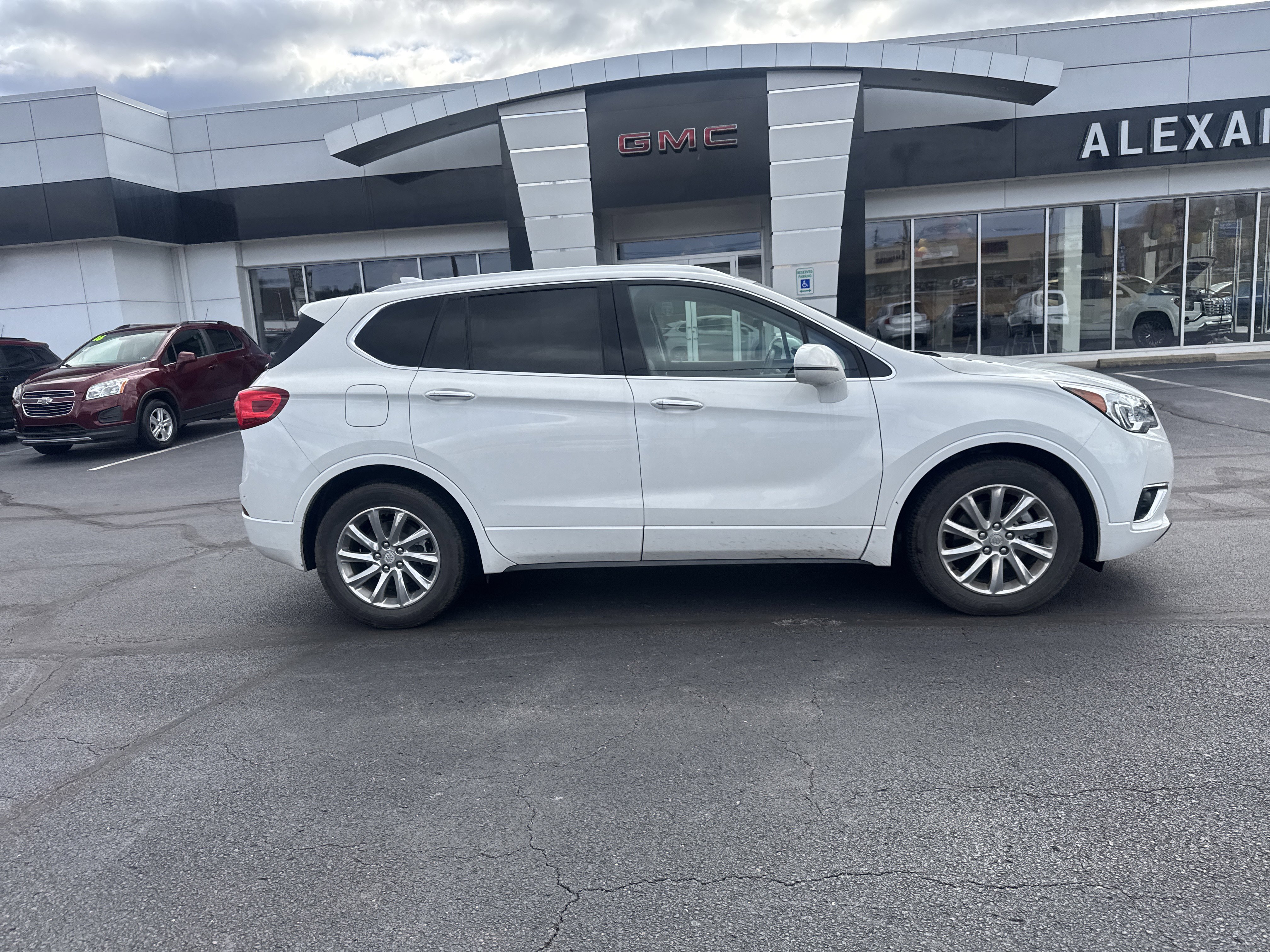 Used 2020 Buick Envision Essence image 2