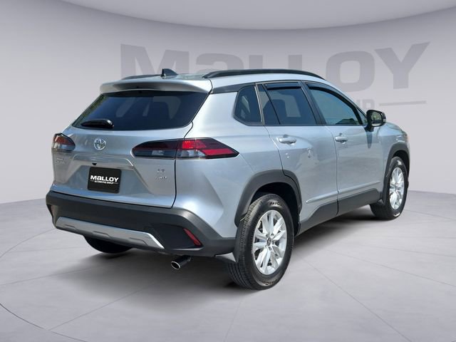 Used 2026 Toyota Corolla Cross LE w/ Moonroof Package image 5