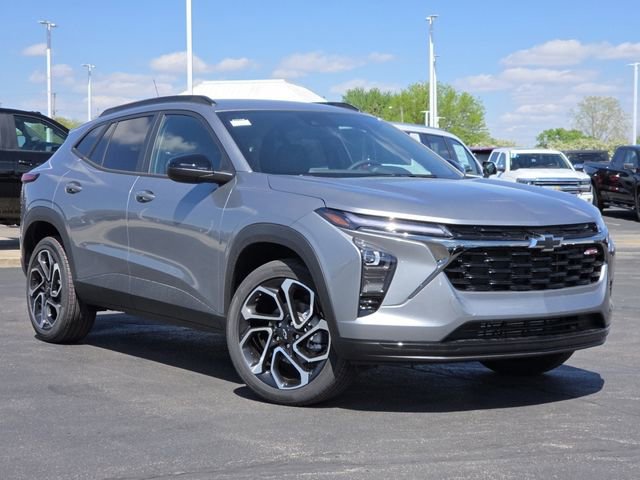 New 2026 Chevrolet Trax RS w/ Driver Confidence Package FWD image 2