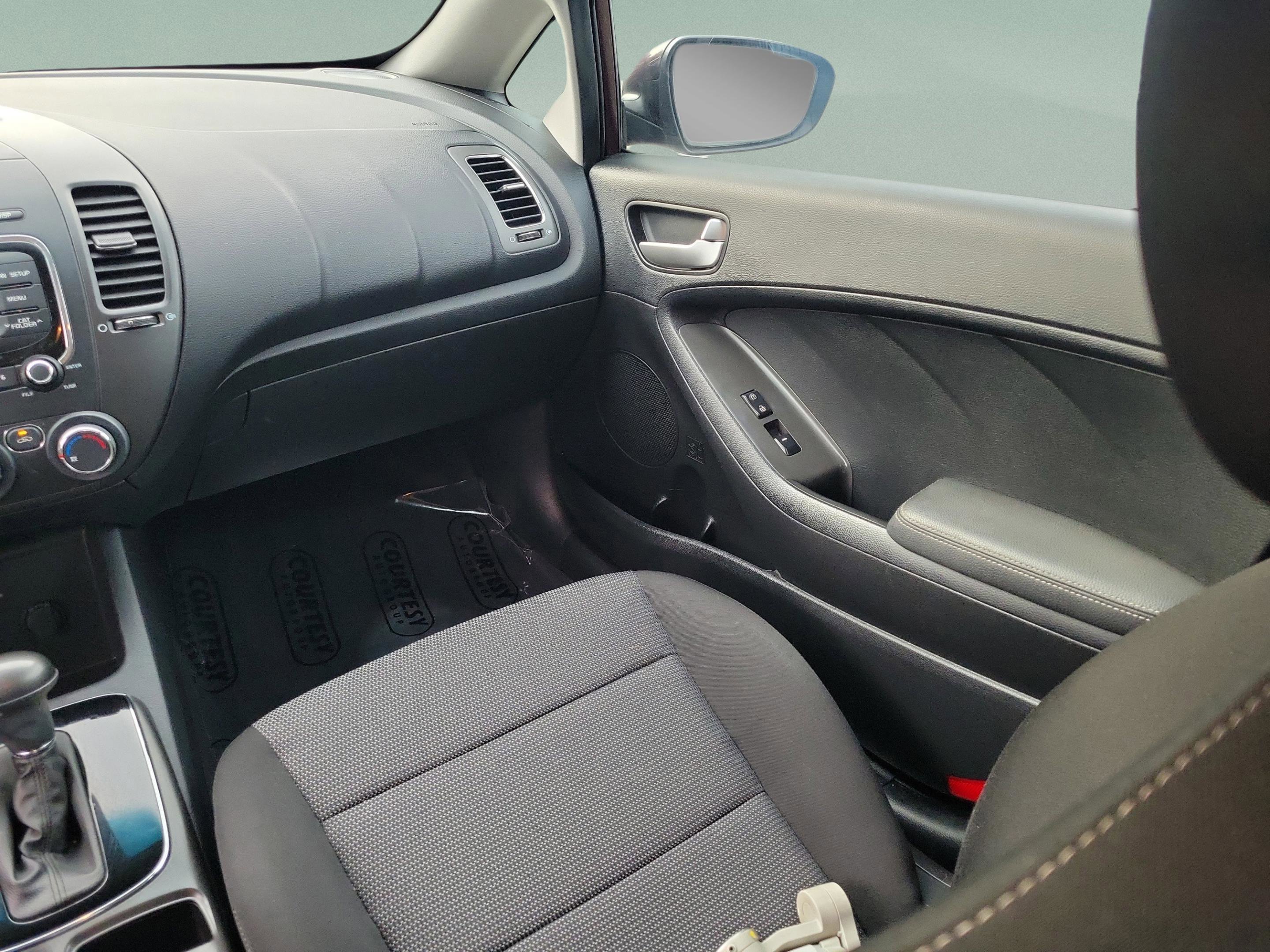 Used 2018 Kia Forte LX FWD image 11