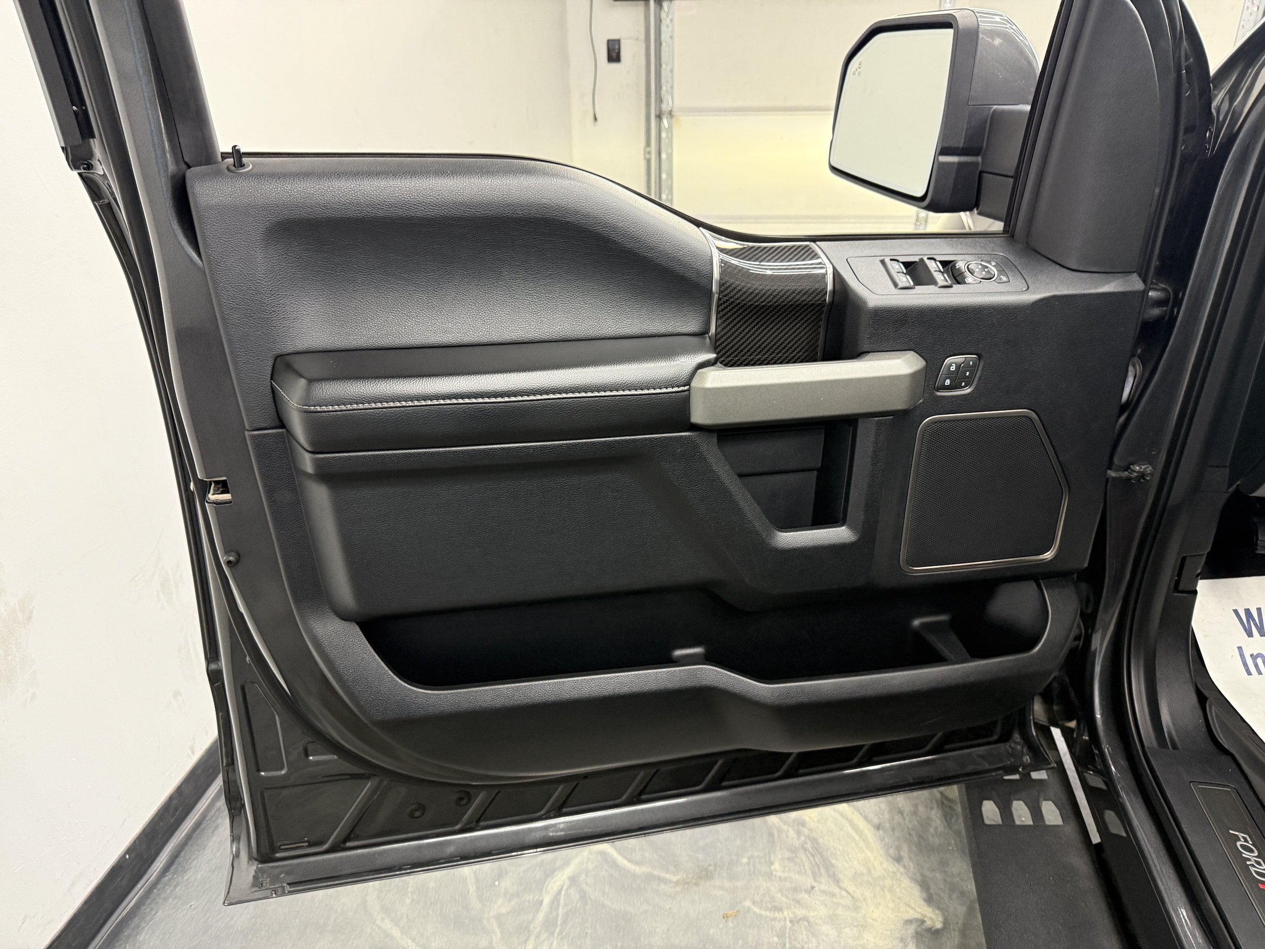 Used 2018 Ford F150 Raptor w/ Equipment Group 802A Luxury AWD/4WD image 11