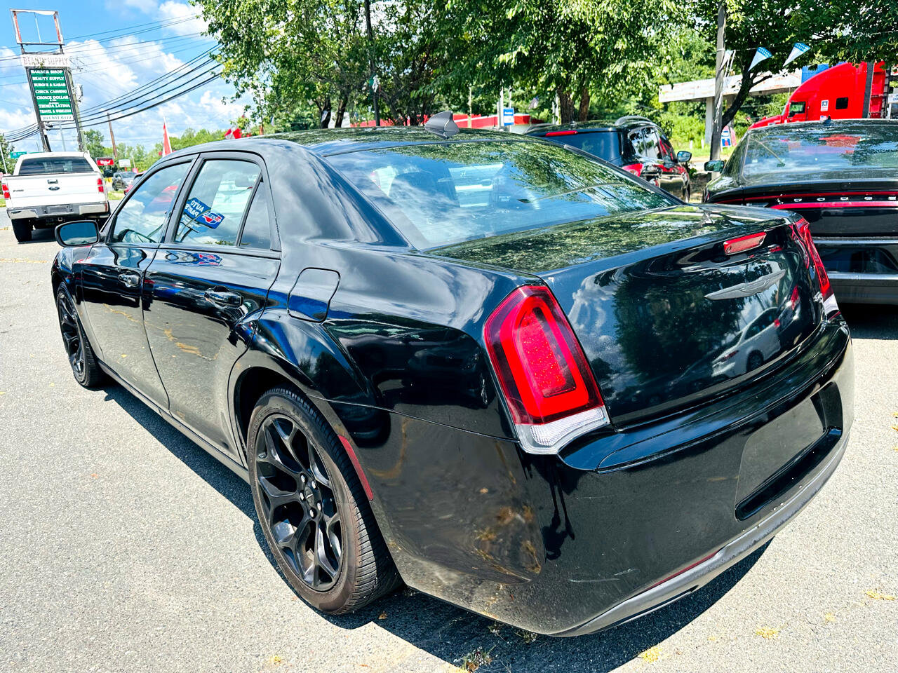 Used 2019 Chrysler 300 S image 5
