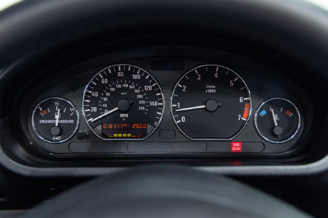 Used 2002 BMW Z3 3.0i RWD image 2