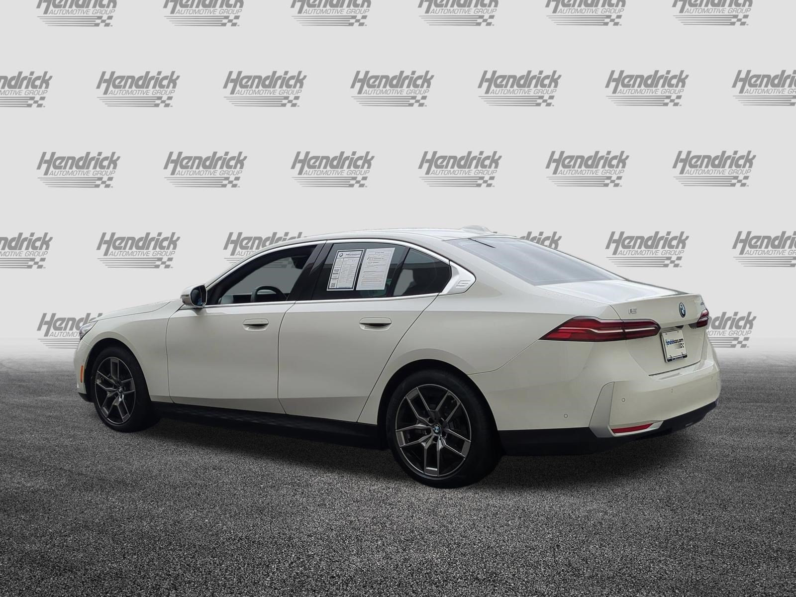 Used 2026 BMW i5 M60 w/ Premium Package RWD image 8
