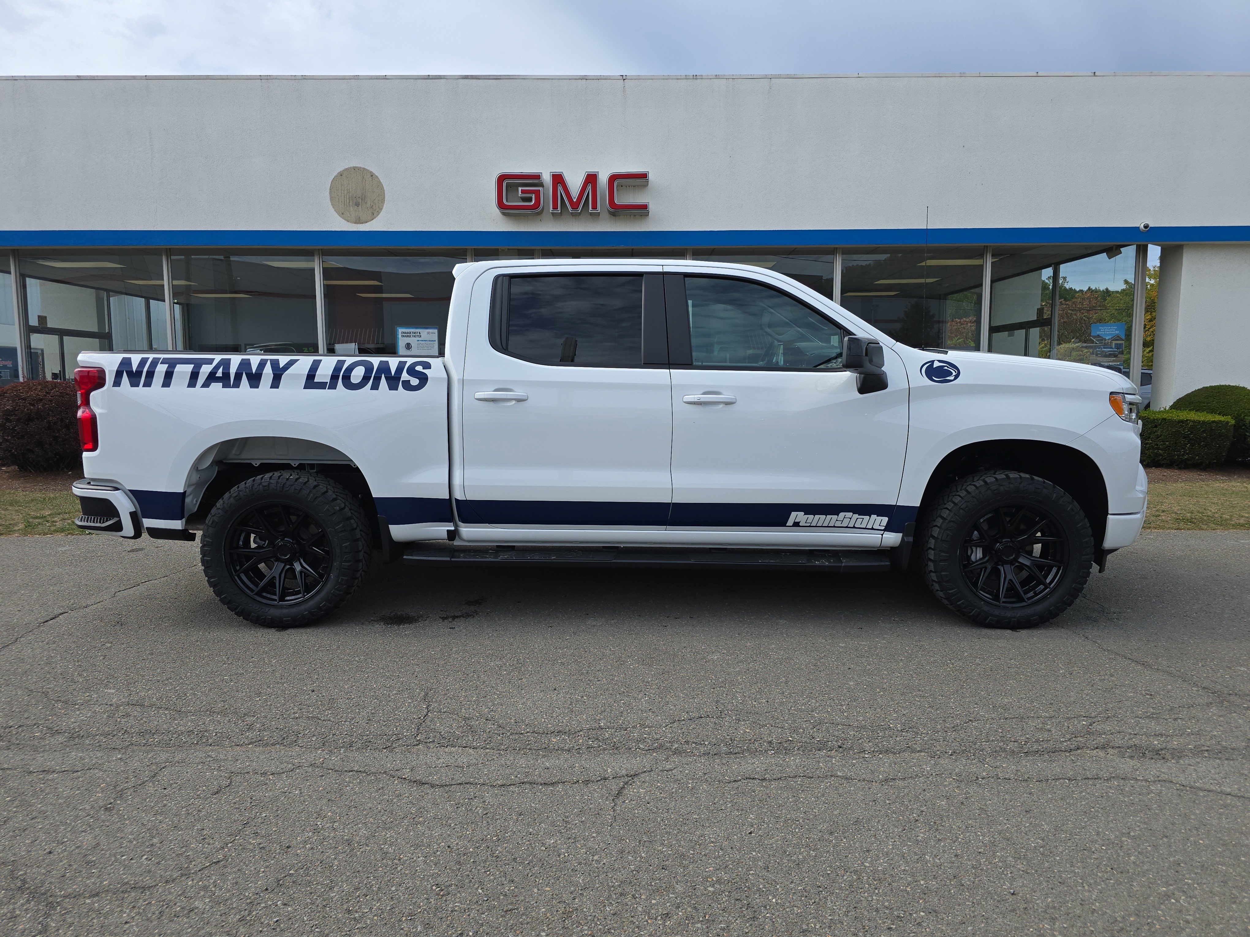 New 2025 Chevrolet Silverado 1500 RST w/ Convenience Package II video 2