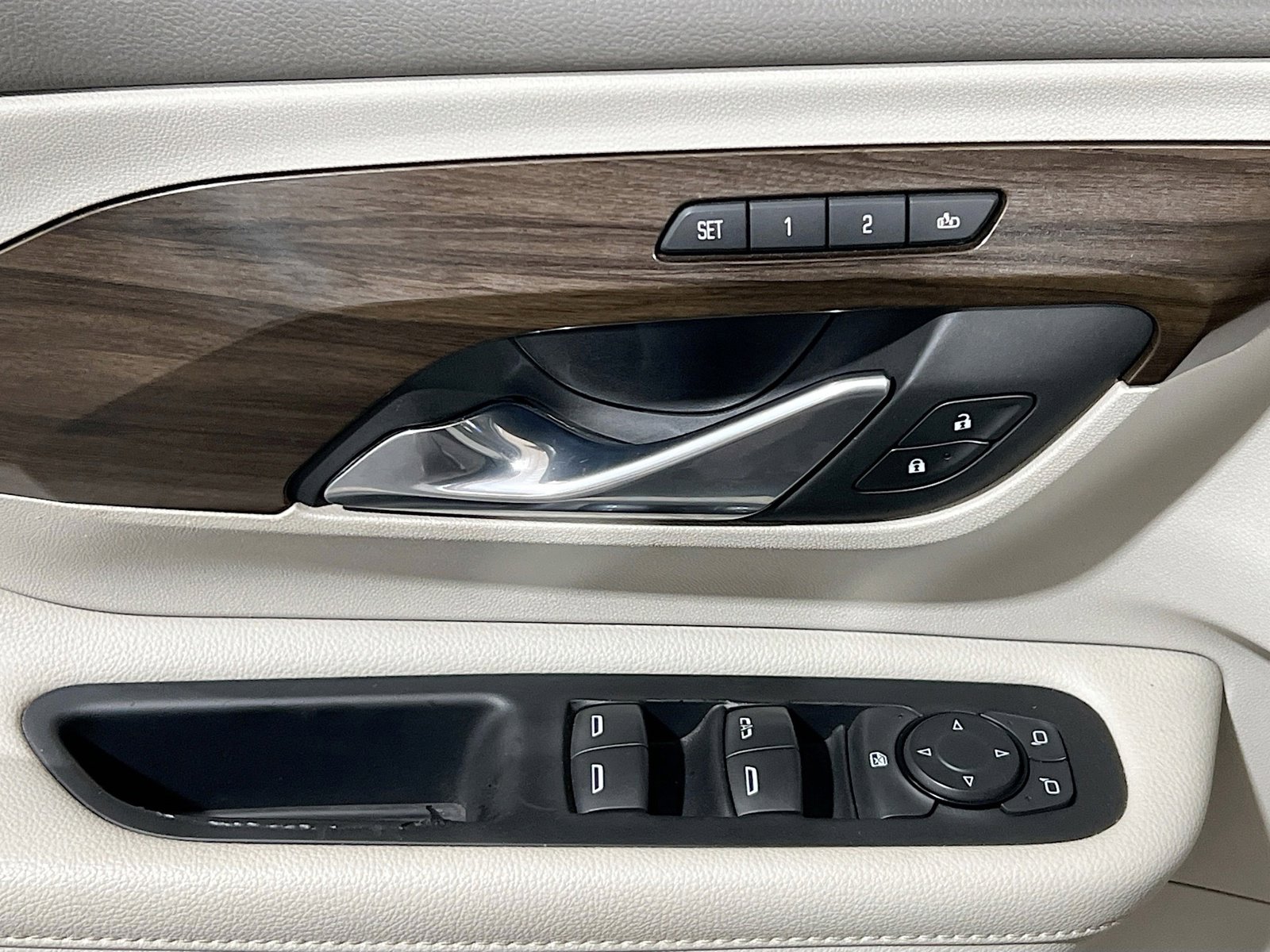 Used 2018 GMC Terrain Denali w/ Comfort Package image 14