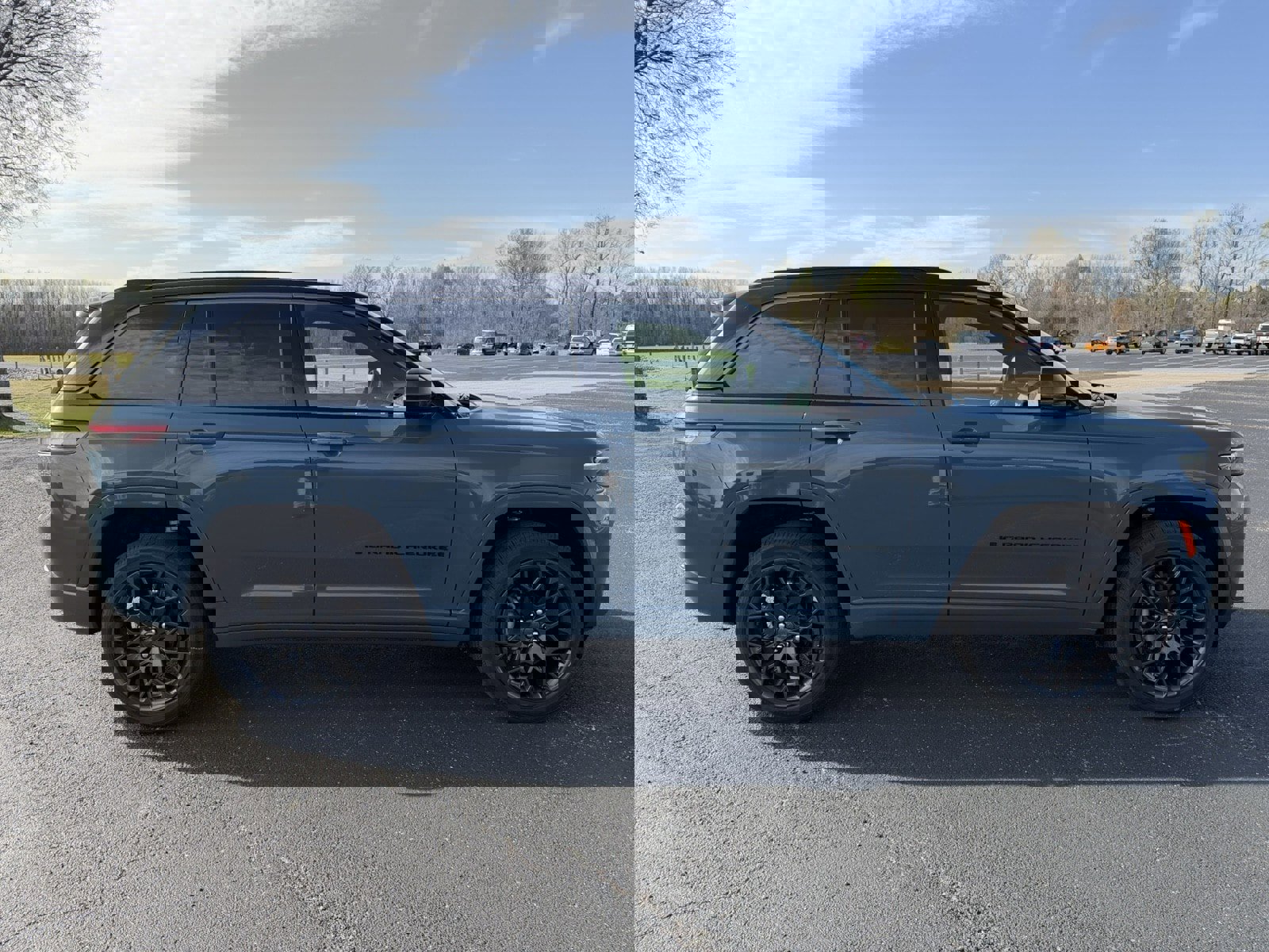 New 2026 Jeep Grand Cherokee Summit image 6