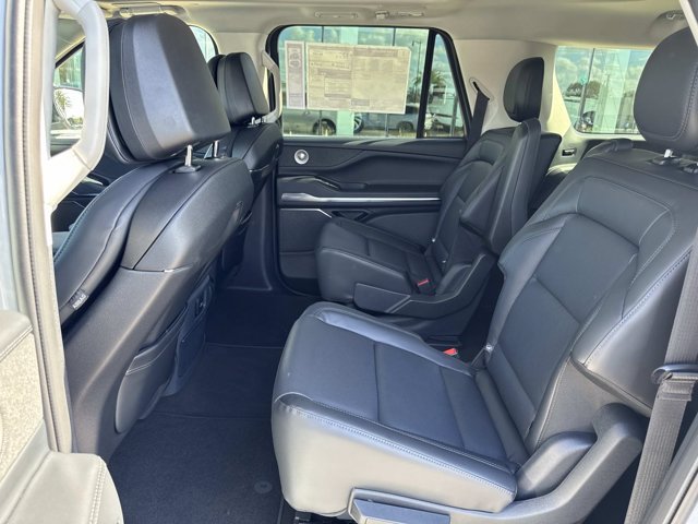 New 2026 Lincoln Navigator L Reserve AWD/4WD image 16