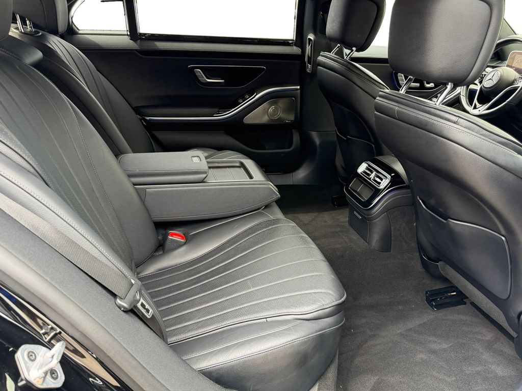 Used 2023 Mercedes-Benz S 500 4MATIC w/ AMG Line image 10