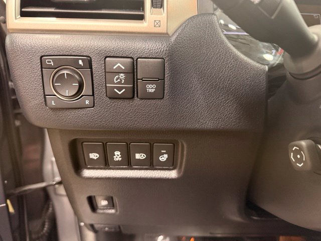 Used 2021 Lexus GX 460 Premium w/ Premium Package AWD/4WD image 16