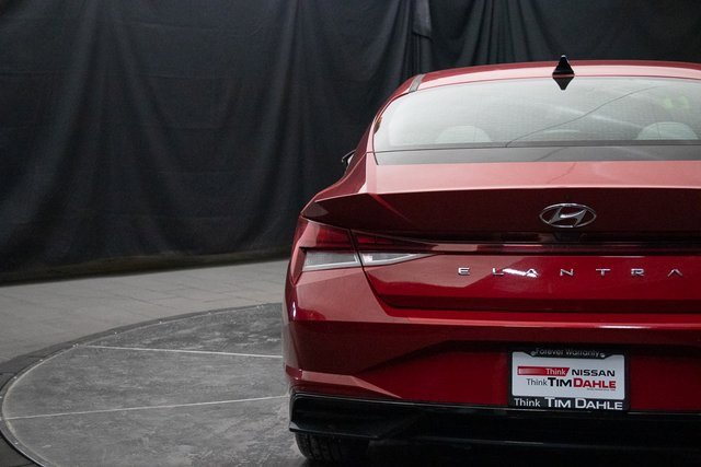 Used 2021 Hyundai Elantra Limited w/ Cargo Package image 12