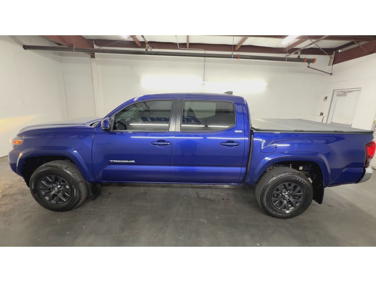Used 2023 Toyota Tacoma SR5 RWD image 5