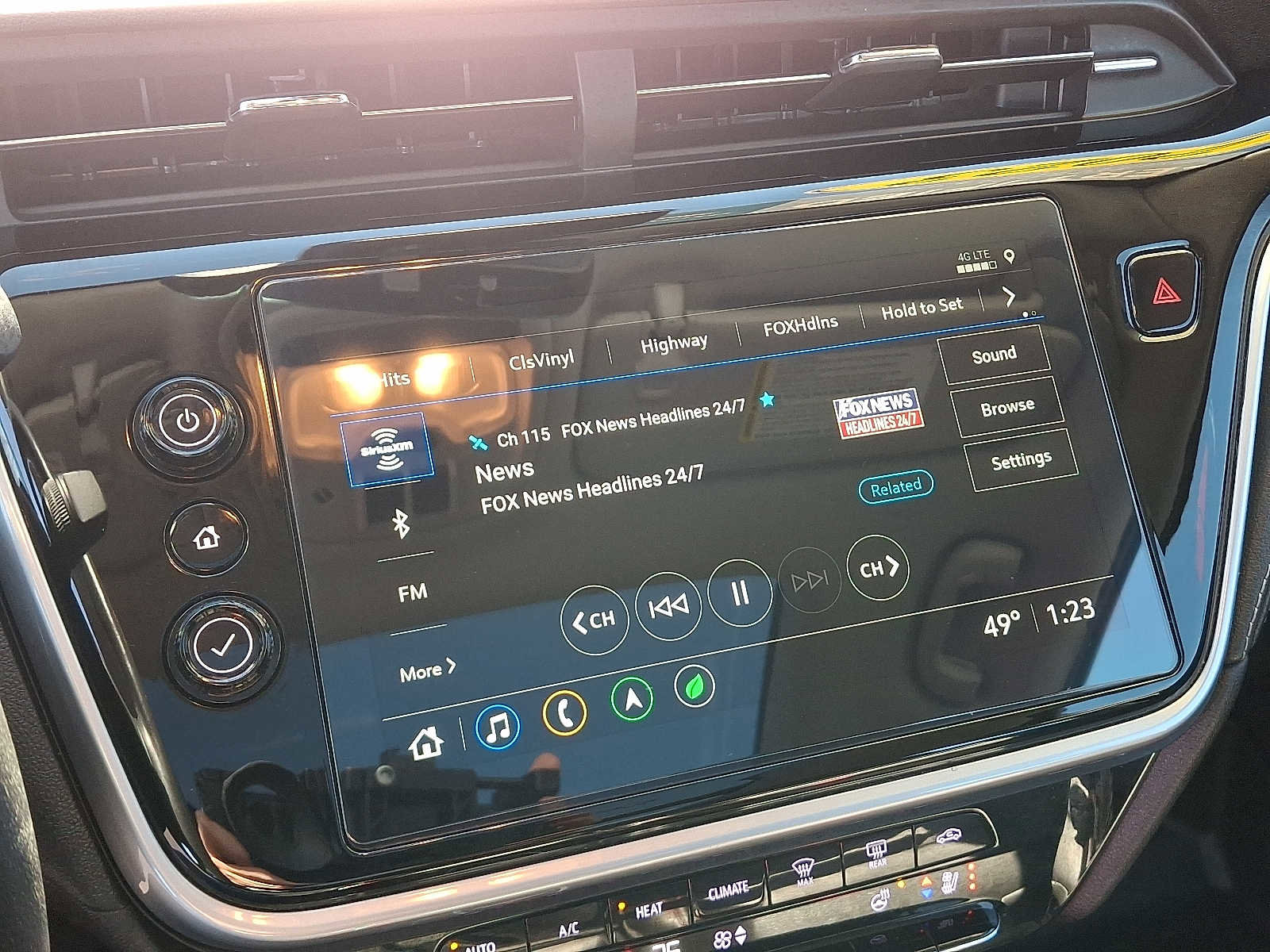 Used 2023 Chevrolet Bolt EUV Premier w/ Sun & Sound Package image 19