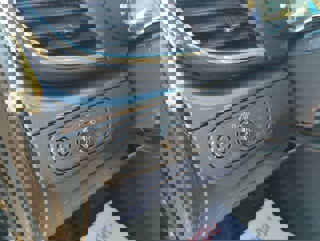 Certified 2022 Buick Encore Preferred w/ Safety Package image 33