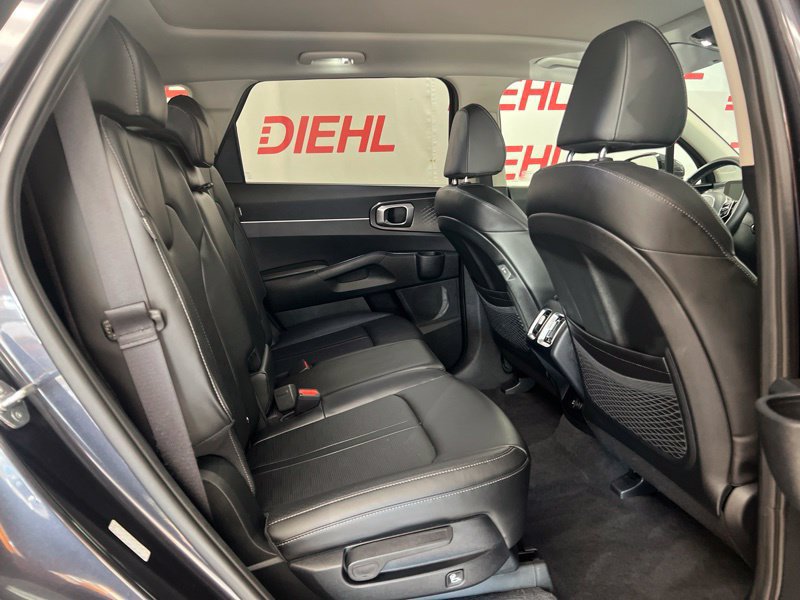 Certified 2025 Kia Sorento S w/ Panoramic Sunroof Package AWD/4WD image 10