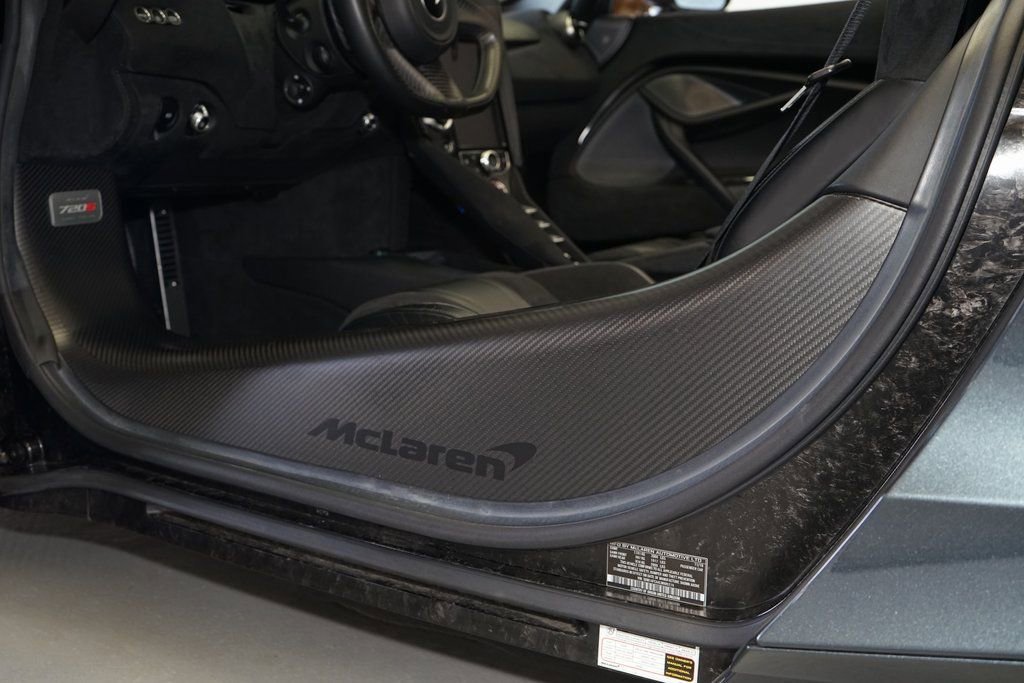 Used 2020 McLaren 720S Spider RWD image 28