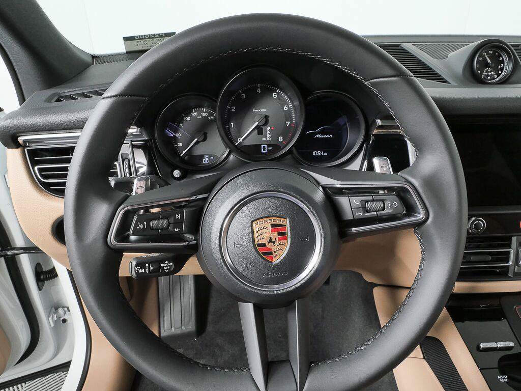 Certified 2026 Porsche Macan Turbo AWD/4WD image 9