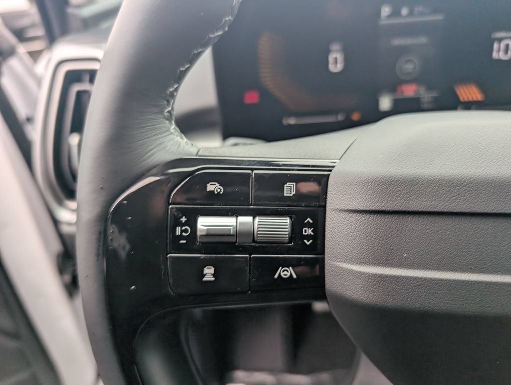 New 2026 Kia Sorento LX FWD image 17