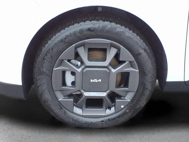 Used 2025 Kia Carnival EX image 10
