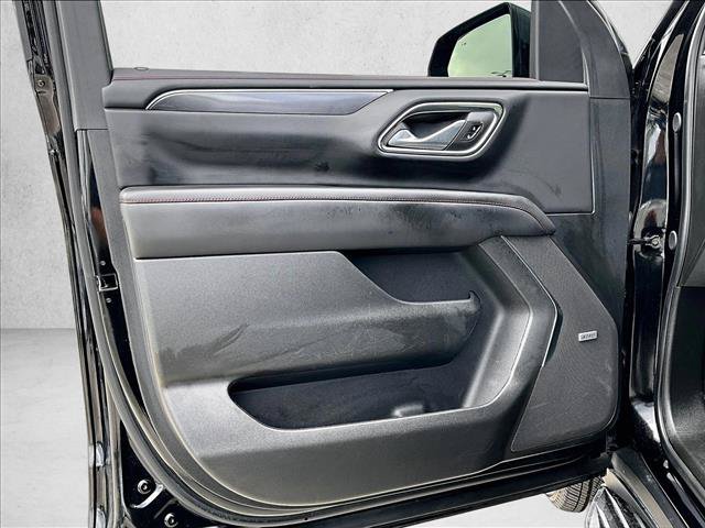 Used 2024 Chevrolet Suburban RST w/ Luxury Package RWD image 17