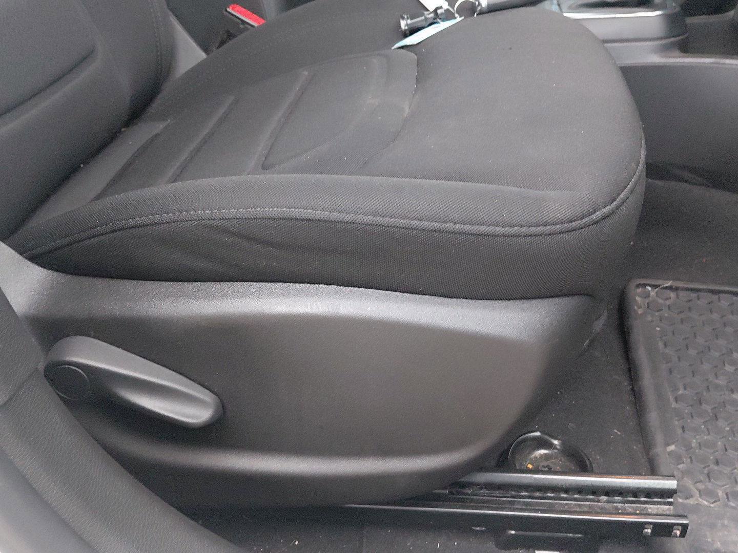 Used 2020 Jeep Renegade Latitude w/ Cold Weather Group AWD/4WD image 13