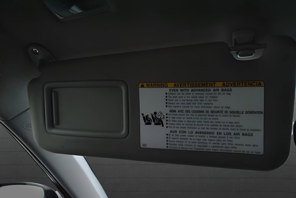 Used 2015 Toyota RAV4 LE image 17