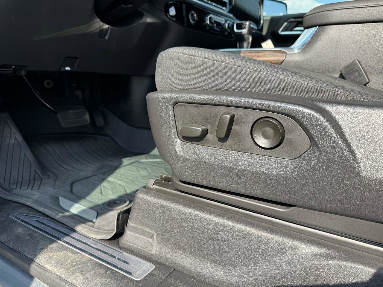 Used 2023 GMC Sierra 1500 Elevation AWD/4WD image 17
