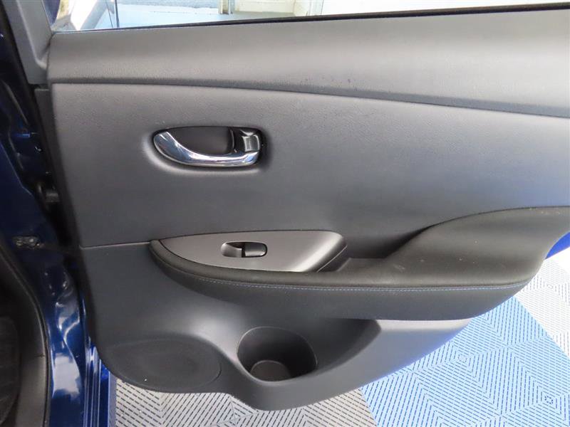 Used 2023 Nissan Leaf S image 30