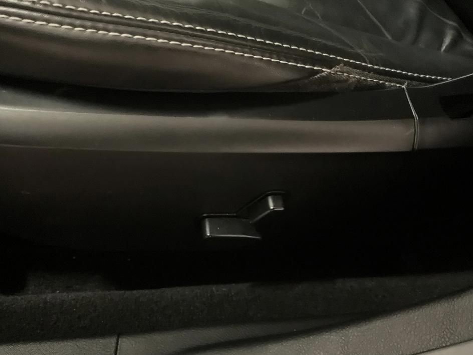 Used 2011 Chrysler 200 Limited FWD image 16